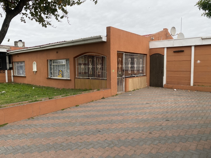 4 Bedroom Property for Sale in Norwood Western Cape